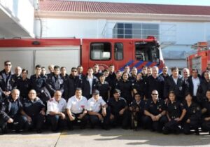 GE Bomberos Voluntarios de Ensenada Cede La gente 300x210