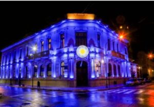 GE Municipalidad de Ensenada nocturno 1 300x210