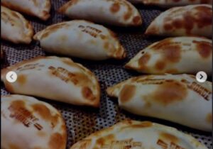 GE La Divina Pizza y Empanadas 3 300x210